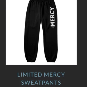Shawn mendes limited merch - Köpt år 2018, aldrig använda för dem vart för stor på mig. Byxorna finns inte att köpa i butiken mer för dem vart limited edition. Priset kan diskuteras