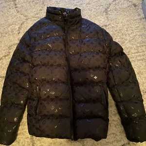 Lv jacka  - Har ingen användning 