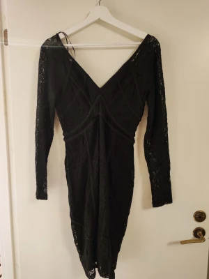 Svart festklänning - Oanvänt skick 