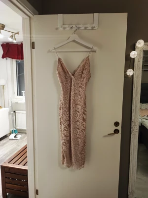 Festklänning spets - Oanvänt skick 