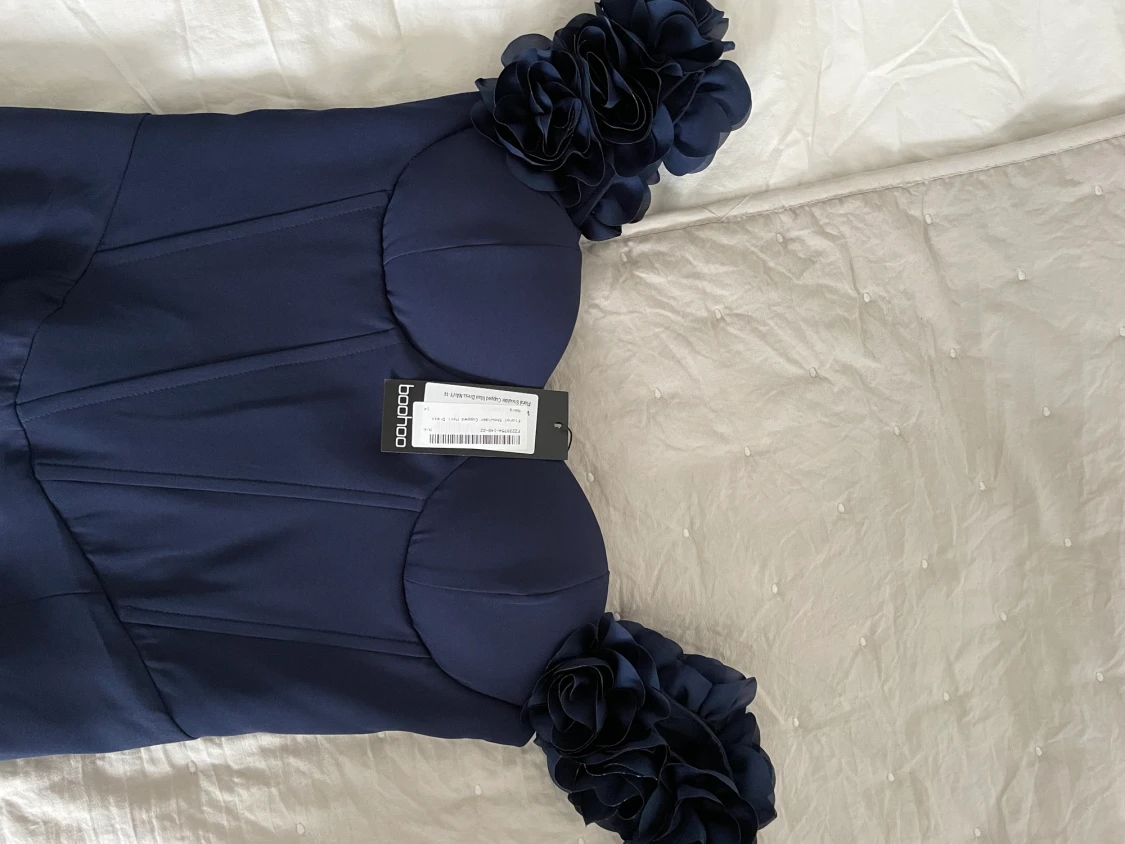 Oanvänd balklänning - 90