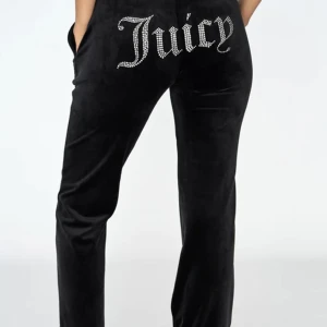Juicy couture  - Säljer mina juicy byxor pågrund av ingen användning använda 2 gånger och köpta i somras 