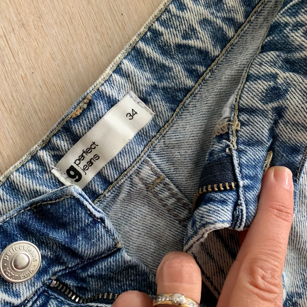 Snygga jeansshorts från Gina storlek 34. Jättefina! Kan sändas. . Shorts.