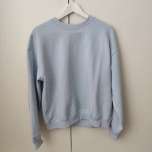 Ljusblå sweater - Helt ny, storlek S. 💙