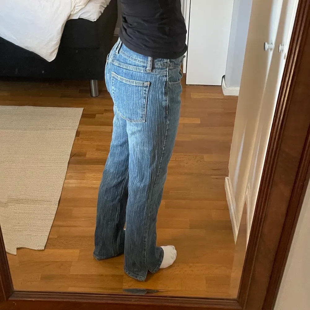 Knappt använda jeans från brandy Melville, bra i längden på mig som är 170 💕. Jeans & Byxor.