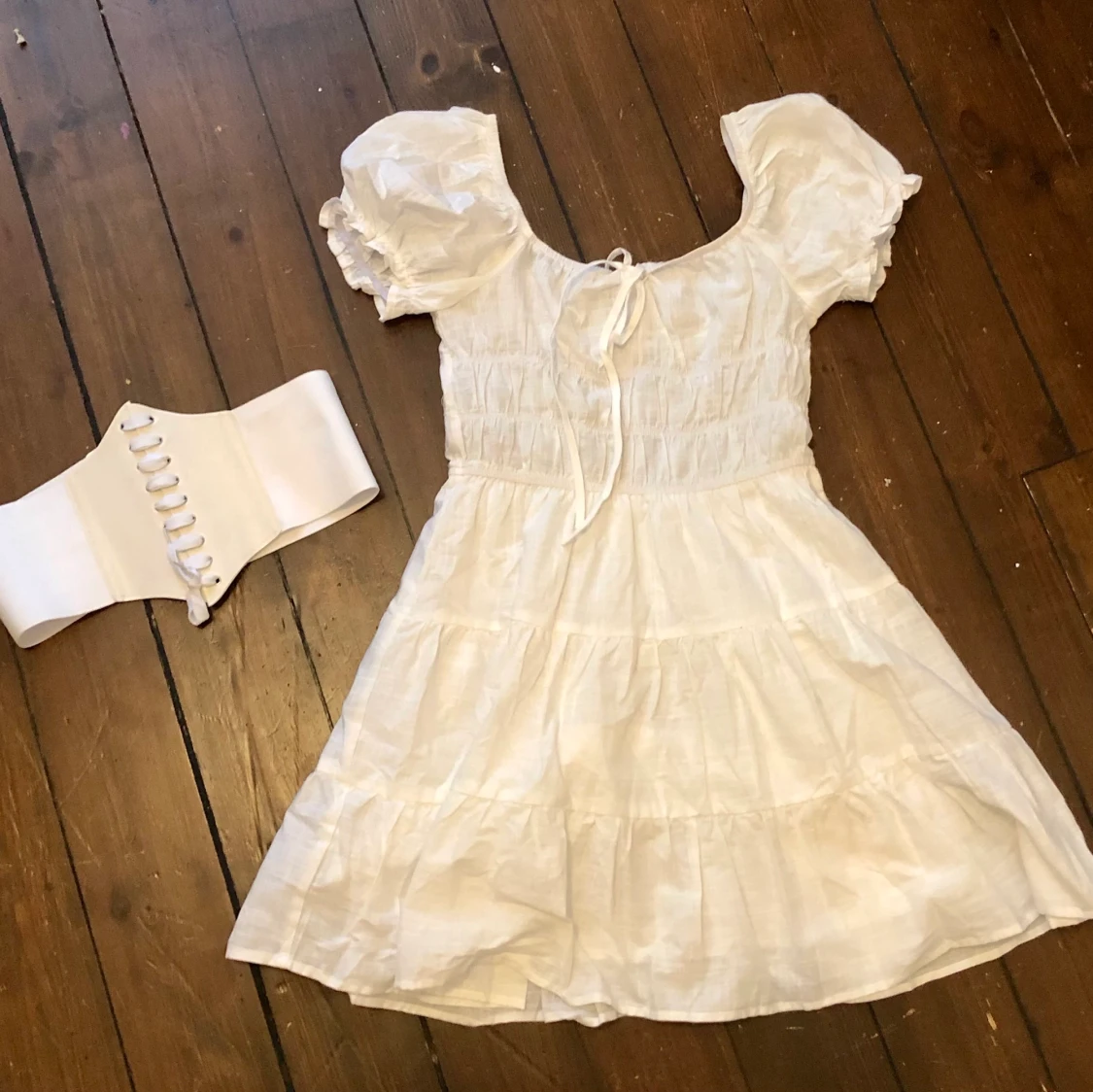 Fin vit klänning - 90