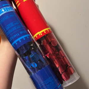 Konfettikanoner - Firar du student, födelsedag eller kanske möhippa? Köpte dessa till studenten men de glömdes bort och letar nu ett nytt hem. Helt nya! 50kr/st eller båda för 80kr vid snabb affär😀 SKICKAS EJ Möts upp vid slussen eller centrala Stockholm🍾