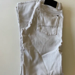Garcia xandro byxor i storlek 140 - Garcia byxor i super slim fit storlek 140 skick 10/10  Orginalpris:600kr Mitt pris: 400kr