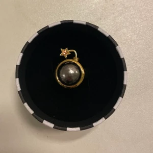 Maria Nilsdotter ring - Kollar intresset på denna coola bomb ring från Maria Nilsdotter. Den går inte att köpa längre!🥰