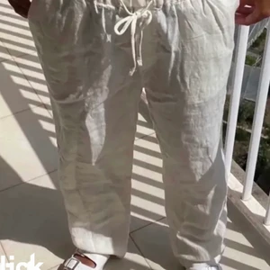 Linne byxor  - Säljer dessa underbara linne byxor som är perfekt till sommaren!! Storlek 36, passar i längden på mig som är 172