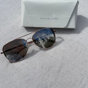 Michael kors - Helt nya solglasögon från Michael kors i roseguld.