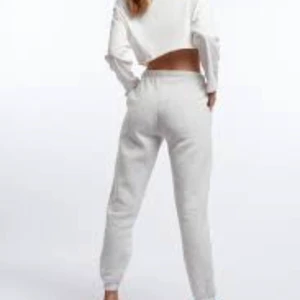 Mjukis byxer - Mjukis byxer från Gina tricot i storlek s❤️