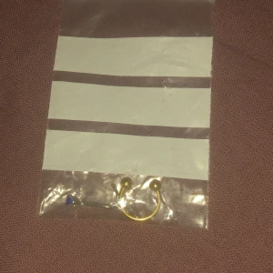 Helt nya  - Säljer dessa då jag inte gillar de blåa och guldet köptes helt nya🤍