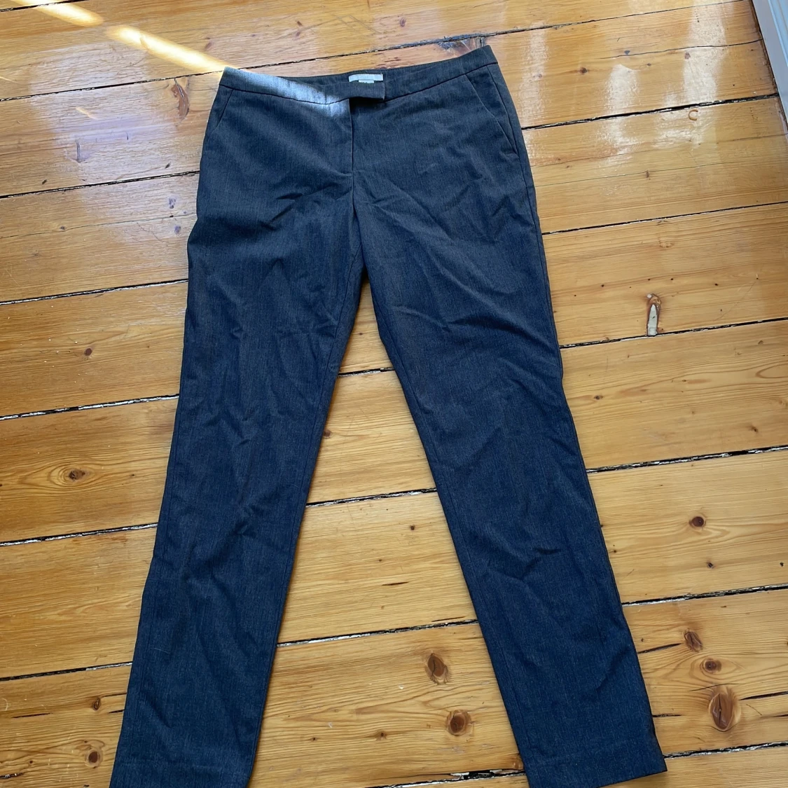 Mörkgrå kostymbyxor  - 90