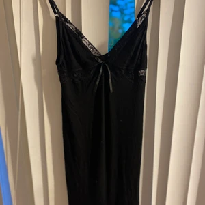 Nattlinne - Här är ett super fint nattlinne som jag nu säljer köpte för ca 119 kr o säljer för 80kr säljer pga att de inte kommer till användning💕kontakta mig för mer infl