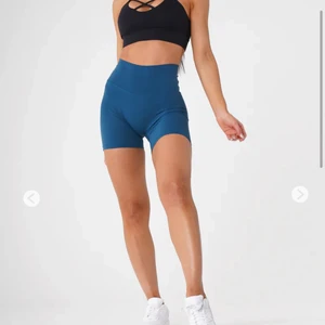 NVGTN Signature 2.0 shorts  - Säljer två helt nya och oanvända träningsshorts från NVGTN. Köpte storlek M som jag har i andra shorts därifrån men dessa var på tok för små, så skulle mer säga att det är för en S.  En för 250kr eller båda för 450! Pris kan diskuteras vid snabb affär. 