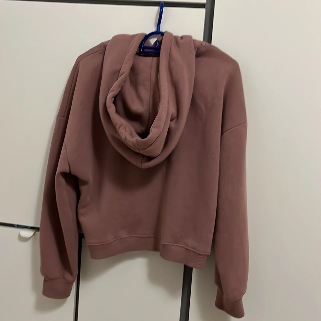 Lila Huddi med luva   - 90