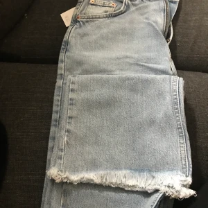 Nya jeans från Gina - Helt nya jeans med lapparna kvar. Nypris 399kr
