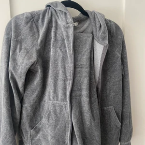 Mjukis set - Grått mjukisset ifrån gina, helt oanvänt