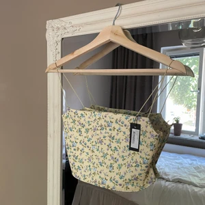 oanvänt linne - Lappr kvar!  Betalning via swish Linnet passar inte så kommer inte kunna visa det på