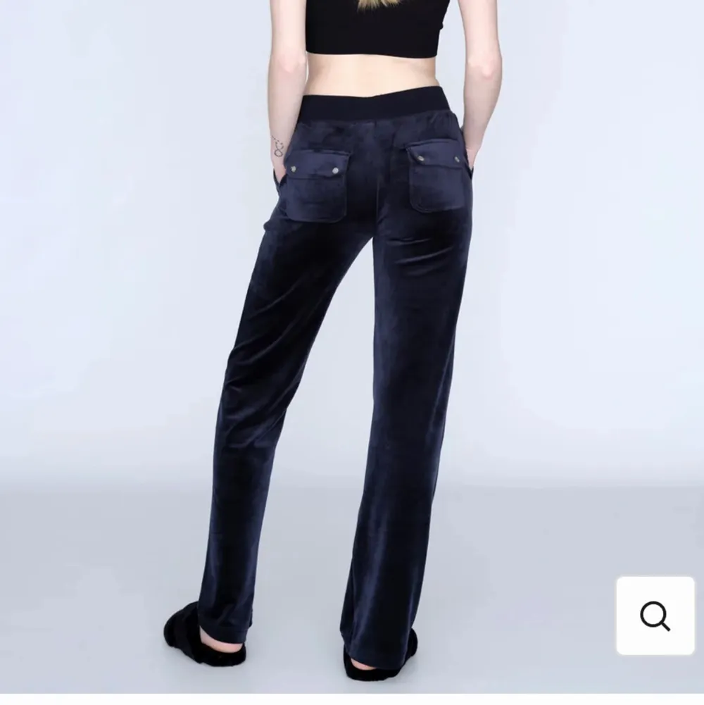 Vill sälja eller byta mina fina juicy byxor mot en annan färg, det ska vara i S, mina har lite slitage längst ner på byxorna eftersom att dem var lite långa men det är bara att dem inte är mjuka där länge (inget synligt) använda fåtal gånger, som nya . Jeans & Byxor.