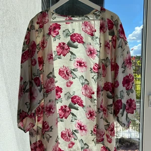 Glamorous kimono - Superfin kimono från Glamorous, strl S. Fint skick.