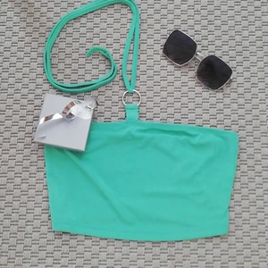 Grön top  - Underbart grön top storlek s och har inte varit använt 