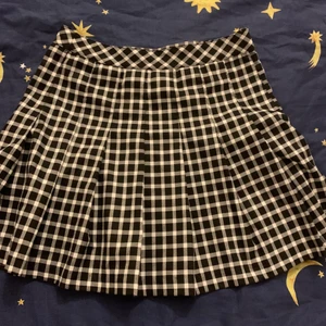Pelted skirt rutig size 40/ 12 - Lite använd i bra skick <3 funkar bra till cosplay 