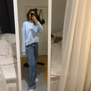 Tjocktröja  - Super fin tjocktröja, endast använd 1 gång, sitter som en S 