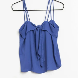 Mango topp - Köptes på zalando pre owned för 193 kronor säljer för 100 + frakt 