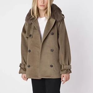 Meotine jacka - Säljer min superfina meotine jacka. Jättebra skick, inga slitningar🤍  Nypris: 4500kr Säljer för: 2500kr