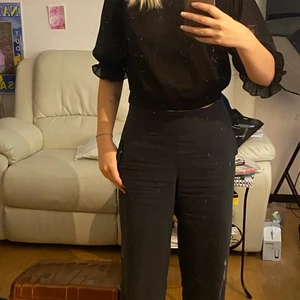 Glitter top - Jättesöt topp som är glittrig, lite genomskinlig 