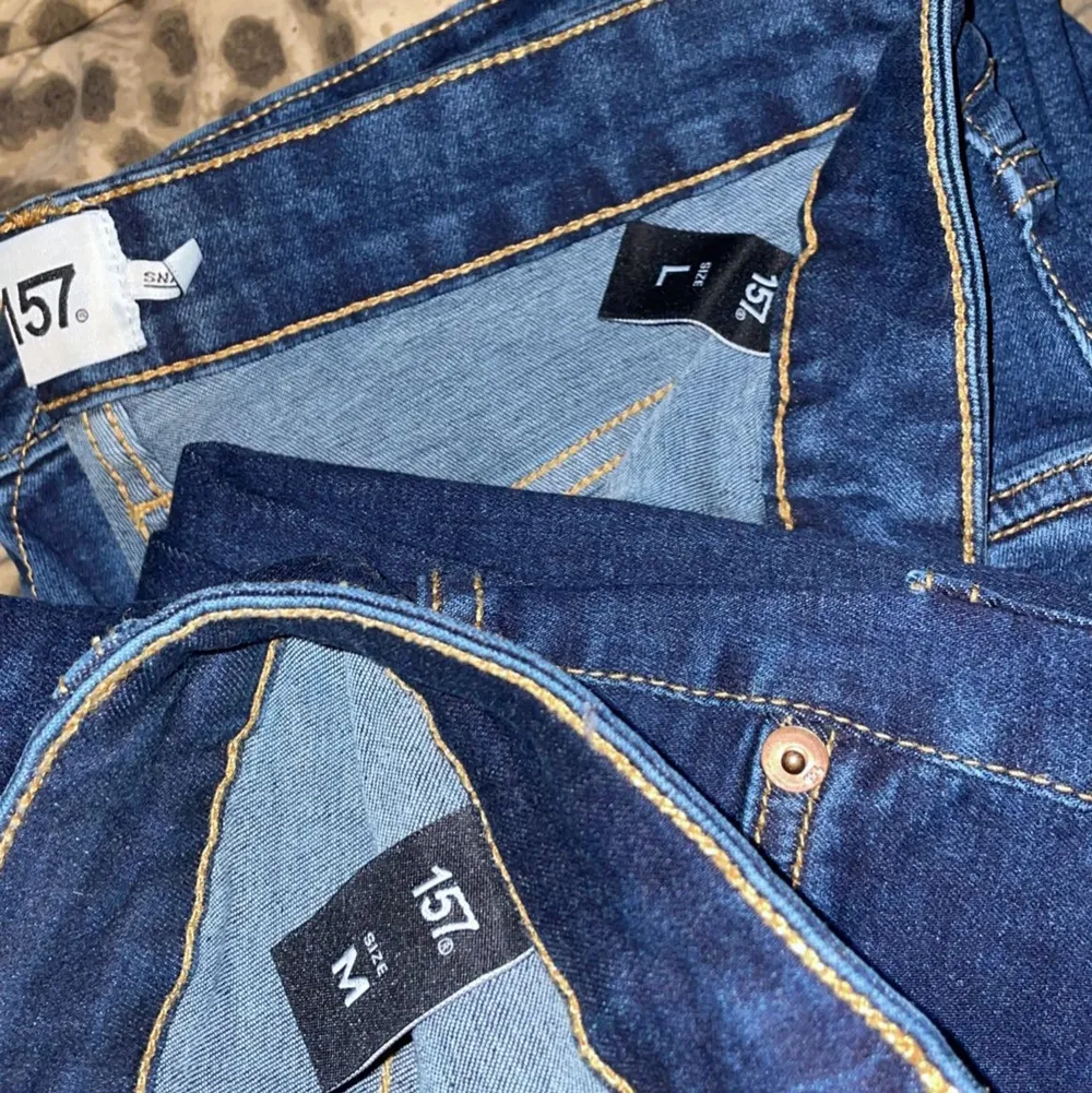 Mörkblå jeans från lager 157, har i både M och L. Tar endast Swish . Jeans & Byxor.