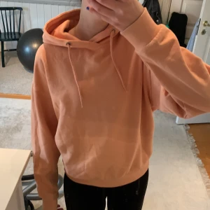 Hoodie - En rosa/peach färgad tröja ifrån lager 157🧡
