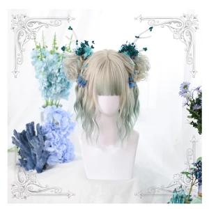 Kort peruk - Kort peruk som aldrig blivit använd därav stock photo. Peruken är från anibiustore och kostade ursprungligen 330kr