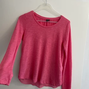 Rosa tröja  - 30kr storlek M
