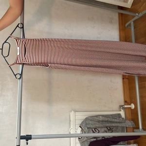 Klänning - Klänning. 