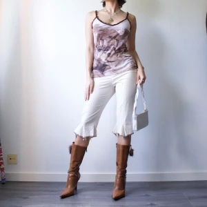Mesh linne - • BROWN MESH CAMISOLE TOP WITH FARMER’S PRINT. PART OF SET (ASK IF INTERESTED IN BOTH)!  • SIZE - FITS XS-M / EU 34-38 • BRAND - D.Exterior • MATERIAL - Polamide, cotton, nylon