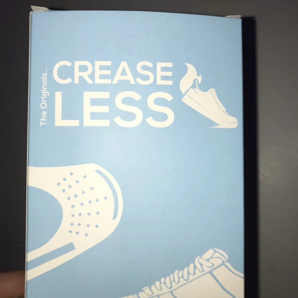 Säljer Crease skydd storlek 41 - 48 som e köpt på shelta får ungefär ett års sedan, glömde sätta på dom sen vart d försent . Skor.