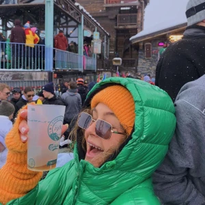 Skidjacka - En grön skidjacka/dunjacka som är perfekt för både skidåkning och afterski!!💘