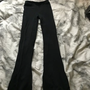 Utsvängda toghta - Jättefina utsvängda tights som är i jättebra skick och köparen står för frakt😊