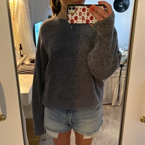 Stickad tröja - Från hm storlek m, fraktar för 66kr 