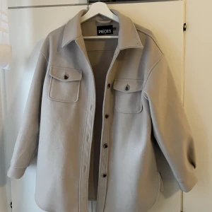 Kappa - Kappa från Vero Moda. Storlek XS, men passar mer en M