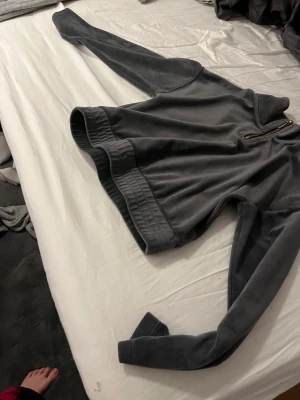 Sammetströja - Andvänt få gånger