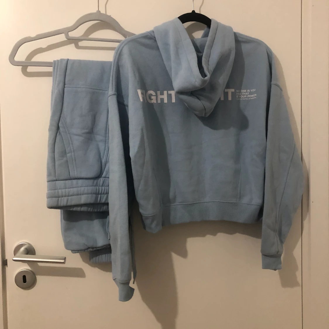 Blå sett för 200 kr  - 90