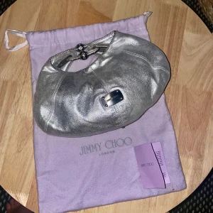 Jimmy Choo Clutch Bag  - - Väldigt bra skick - Magnetisk stängning - Dustbag ingår 