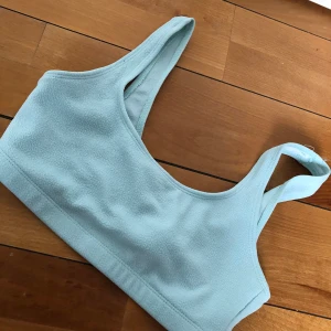 Bikinitopp - Bikinitopp, aldrig använd. Frakt tillkommer 26kr!