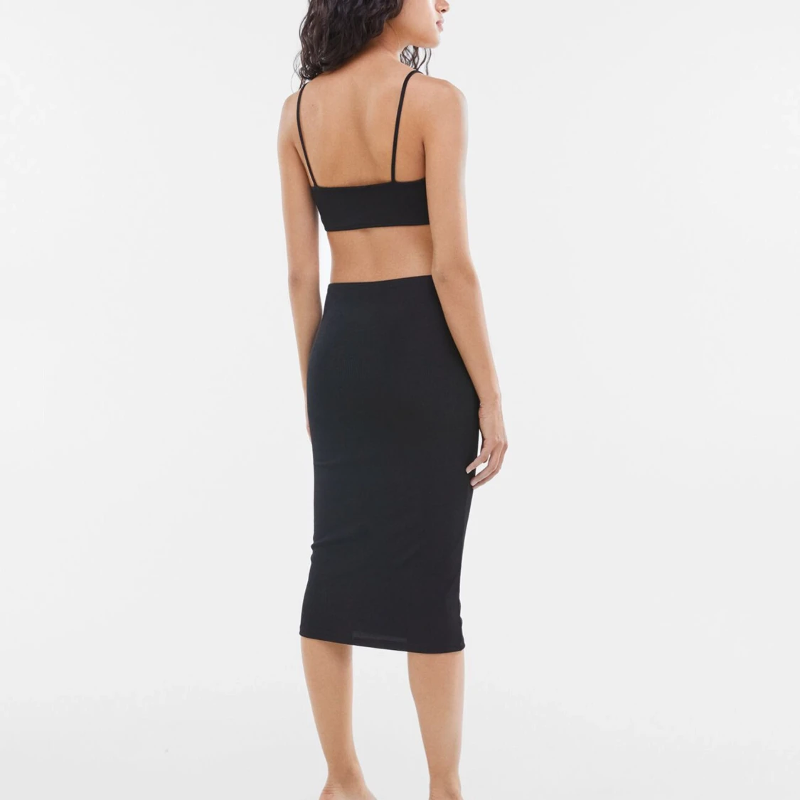 Svart klänning med sidecut  - 91