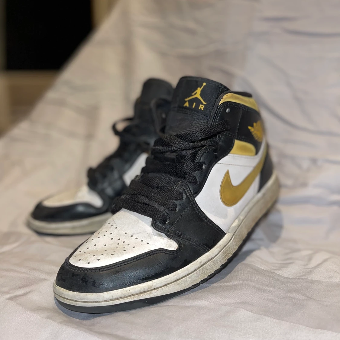 Nike Air Jordan 1 Mid svart och gul - 90