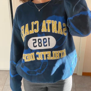 Tröja Urban Outfitters  - Tröja från Urban Outfitters. Storlek xs 